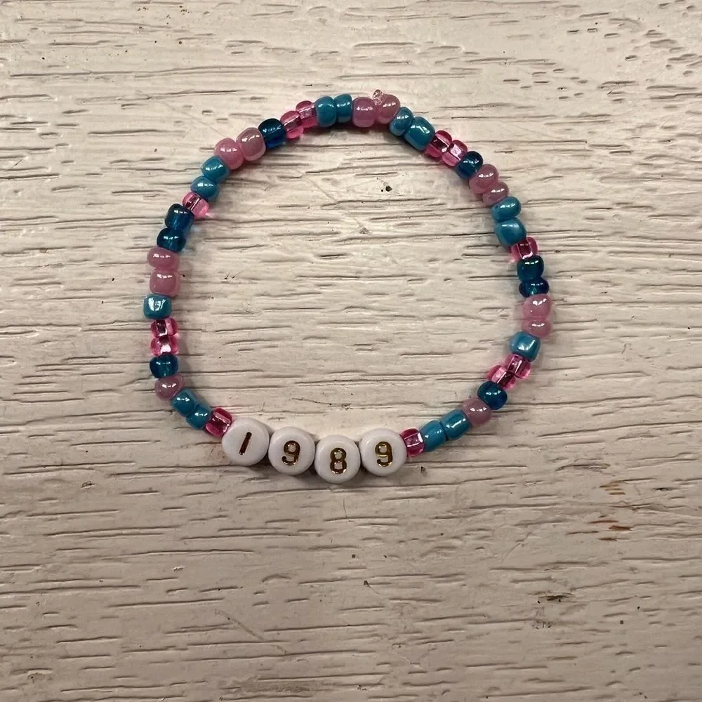 Taylor Swift Friendship Bracelet